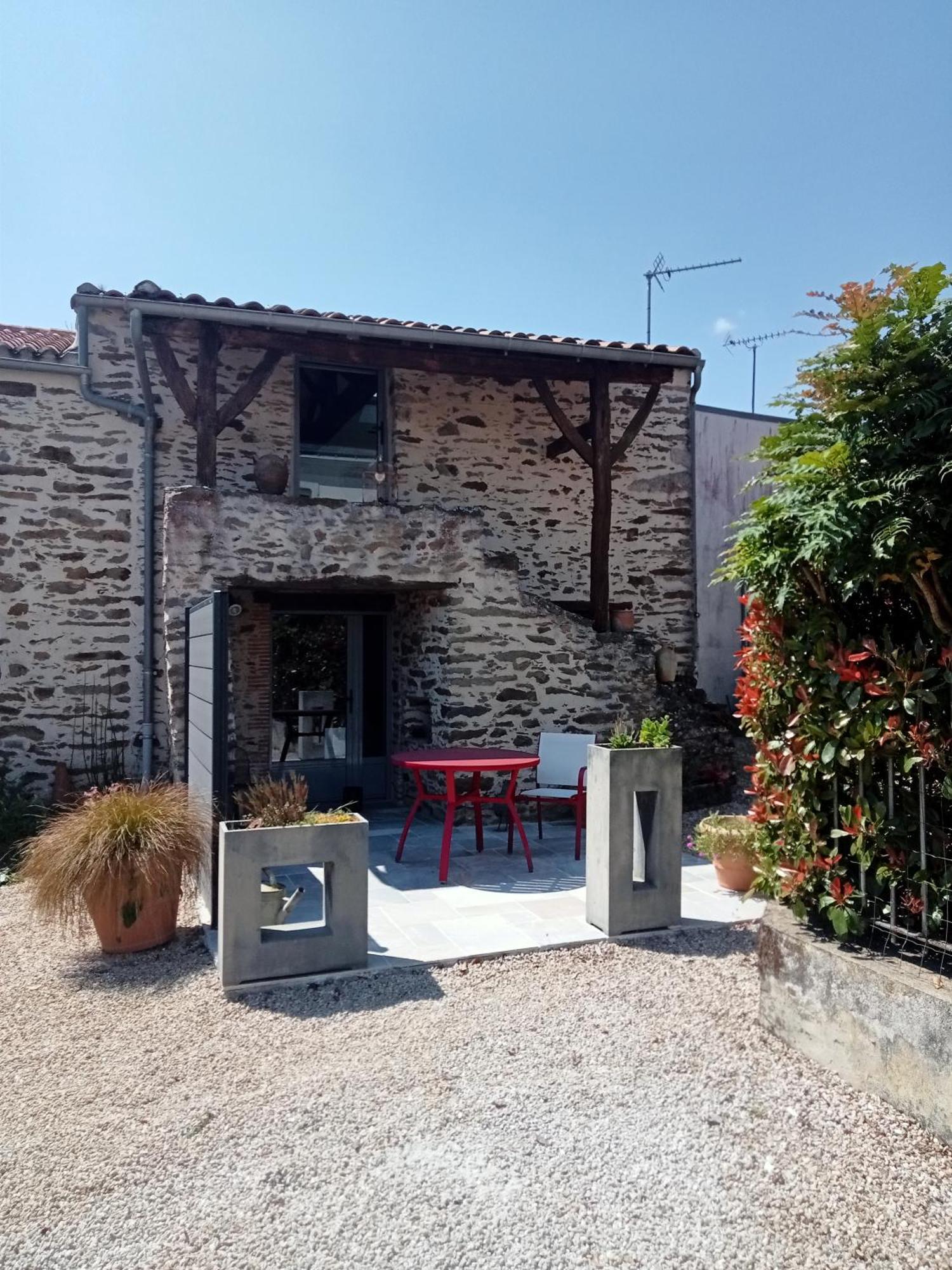 Fleur De Vigne Bed & Breakfast Monnieres  Bagian luar foto